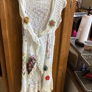 Mechant White Knit Vest with Colorful Floral Details